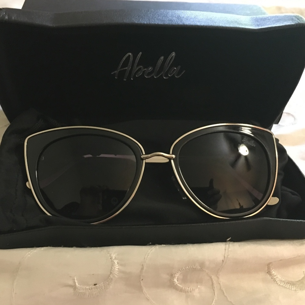 Abella Ridley Sunglasses Black